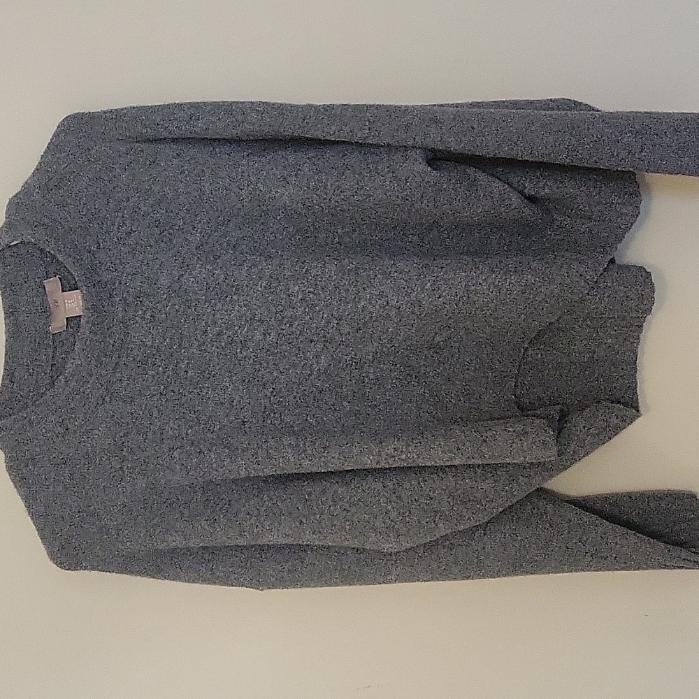 H&M gray sweater